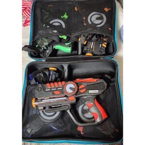 Set of 4 ArmoGear Laser Battle Infrared Laser Tag Guns with Vests & Case Tested